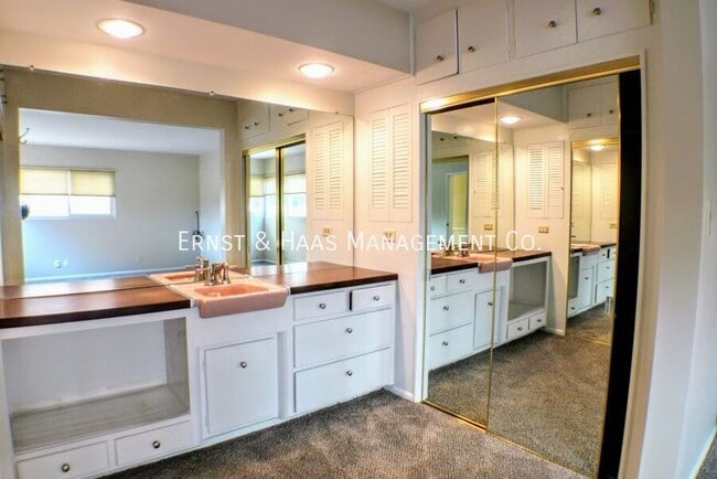 Building Photo - 3700 Weston Pl