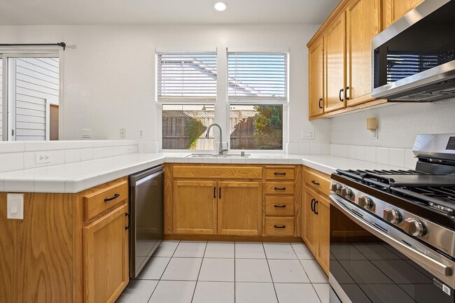 Building Photo - 2023 Northfield Dr