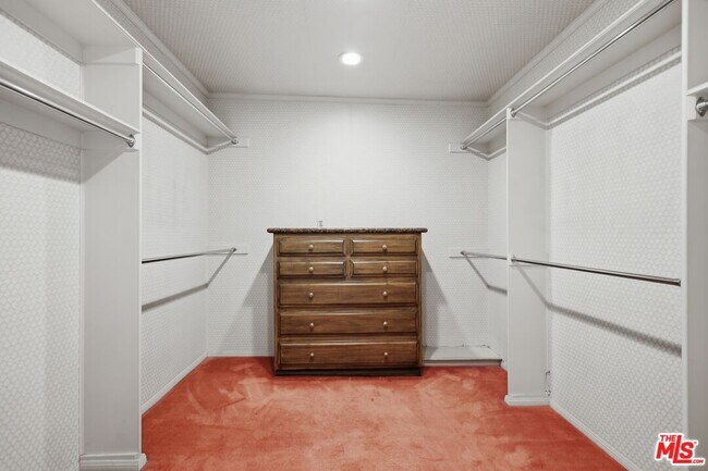 Building Photo - 1170 S Beverwil Dr