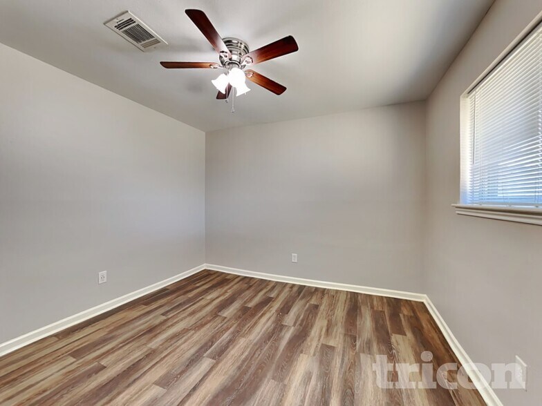 Building Photo - 10406 Kirkwren Dr