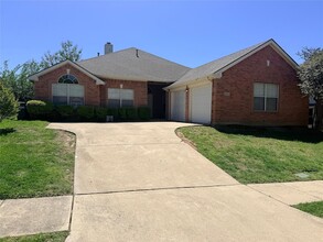 Building Photo - 2829 Rosewood Blvd