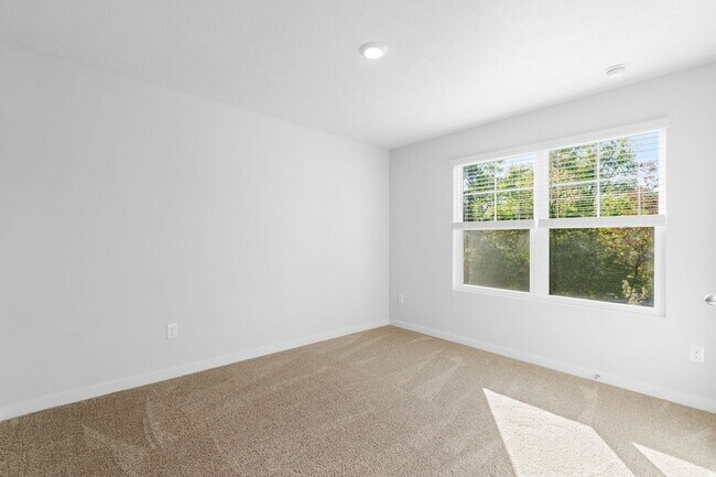 Building Photo - NEW Single Family Home in a Private Community!