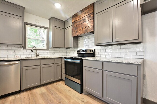 Building Photo - 3802 25th St