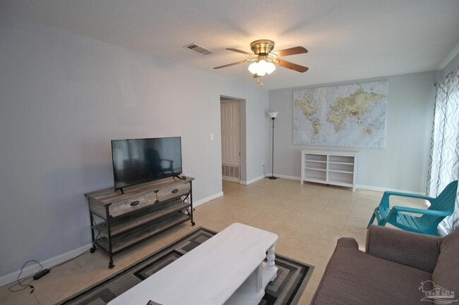 Building Photo - 950 Coronado Dr