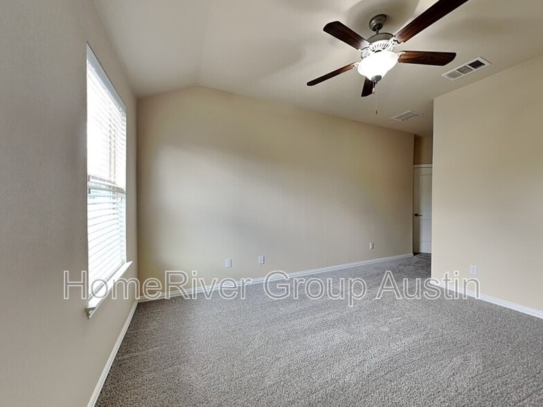 Building Photo - 1303 Orchard Falls Dr