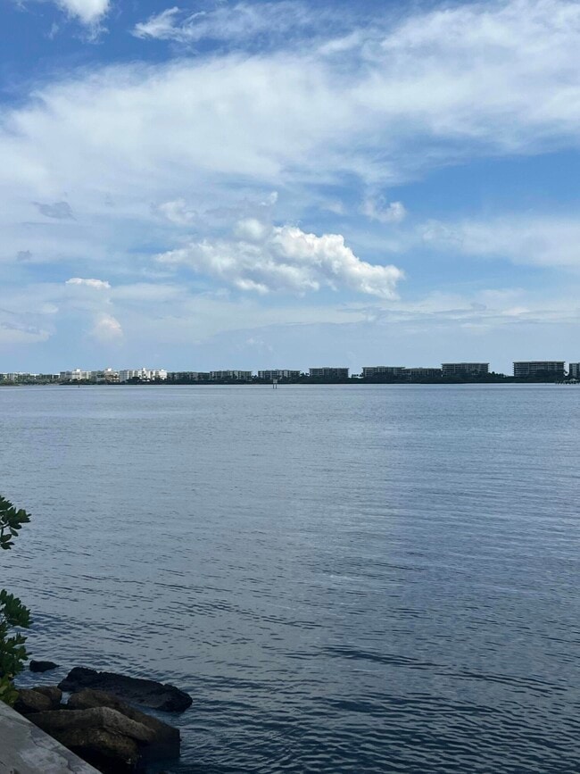 Building Photo - 100 Waterway Dr S
