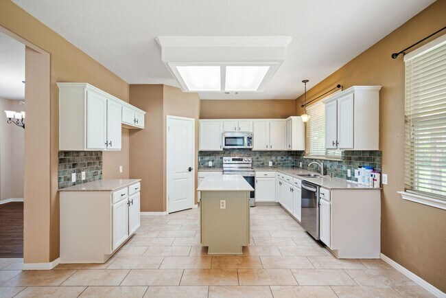 Building Photo - Executive Greenshire Living in Schertz, TX...