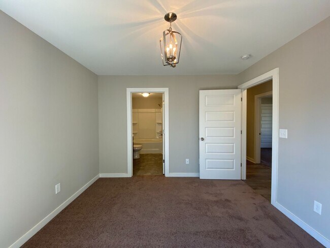 Building Photo - Beautiful home for Rent in Talladega, AL!!...