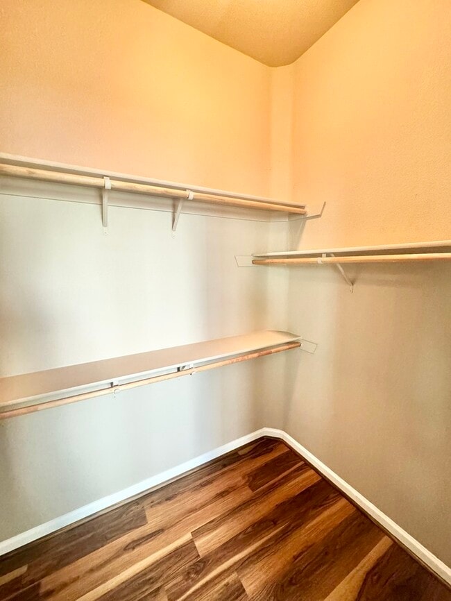 Building Photo - Stunning 3-bedroom 3-bathroom home in Yank...