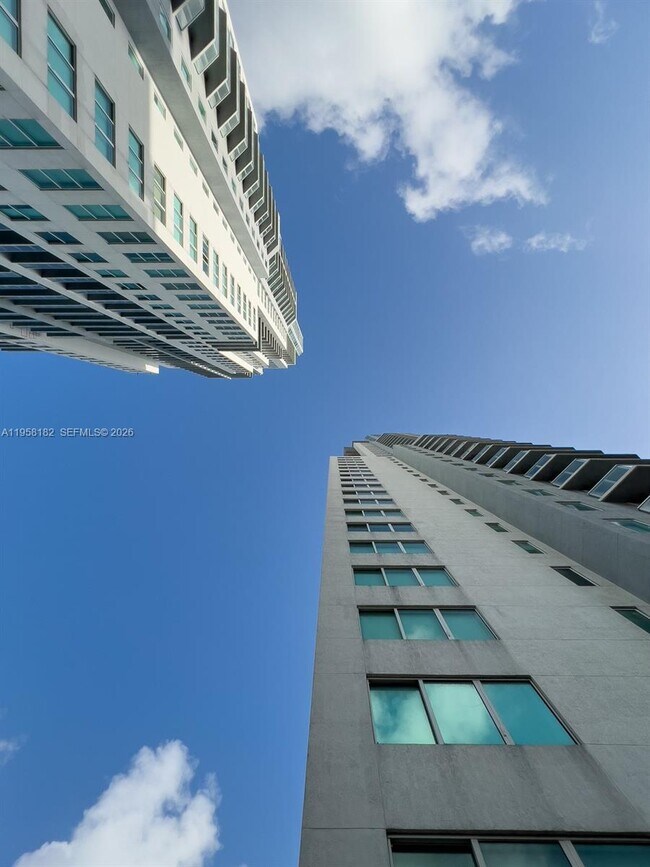 Building Photo - 253 NE 2nd St