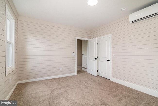 Building Photo - 4910 Earl Dr