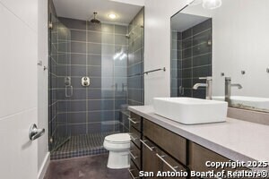 Building Photo - 1542 N Alamo St