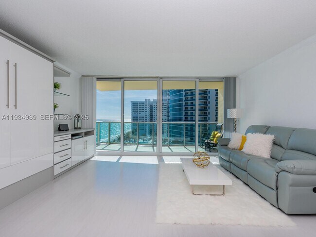 Building Photo - 2501 S Ocean Dr