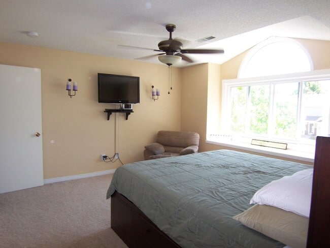 Building Photo - Available March 15! Beautiful 3 Bedroom Home in the Gilbert School District