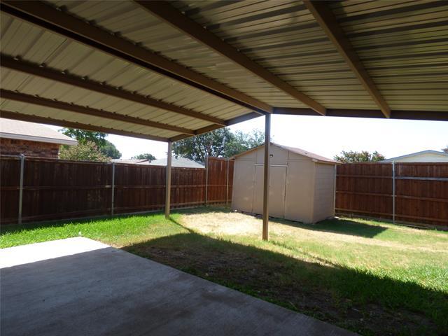 Building Photo - 5016 Roberts Dr