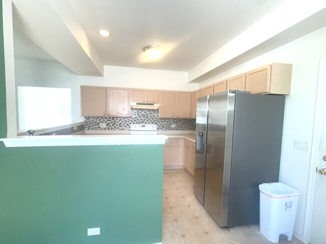 Building Photo - 1884 Fescue Dr