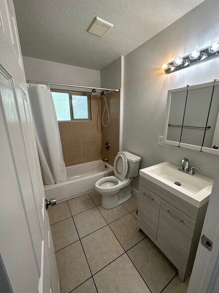Building Photo - 761 S 1000 E