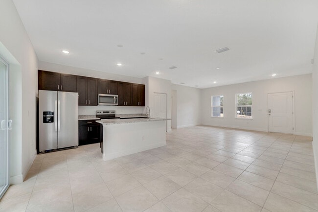 Building Photo - 10616 N Didiscus Dr