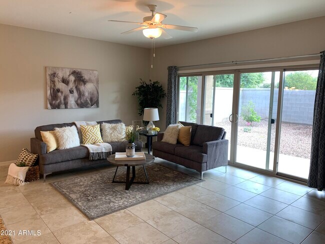 Building Photo - 41599 N Willow Ct