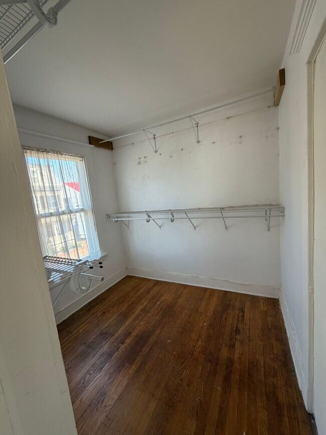 Building Photo - 23 Randall St