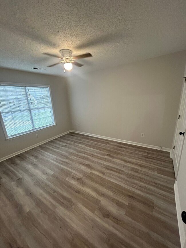 Building Photo - 3613 Farmington Pl