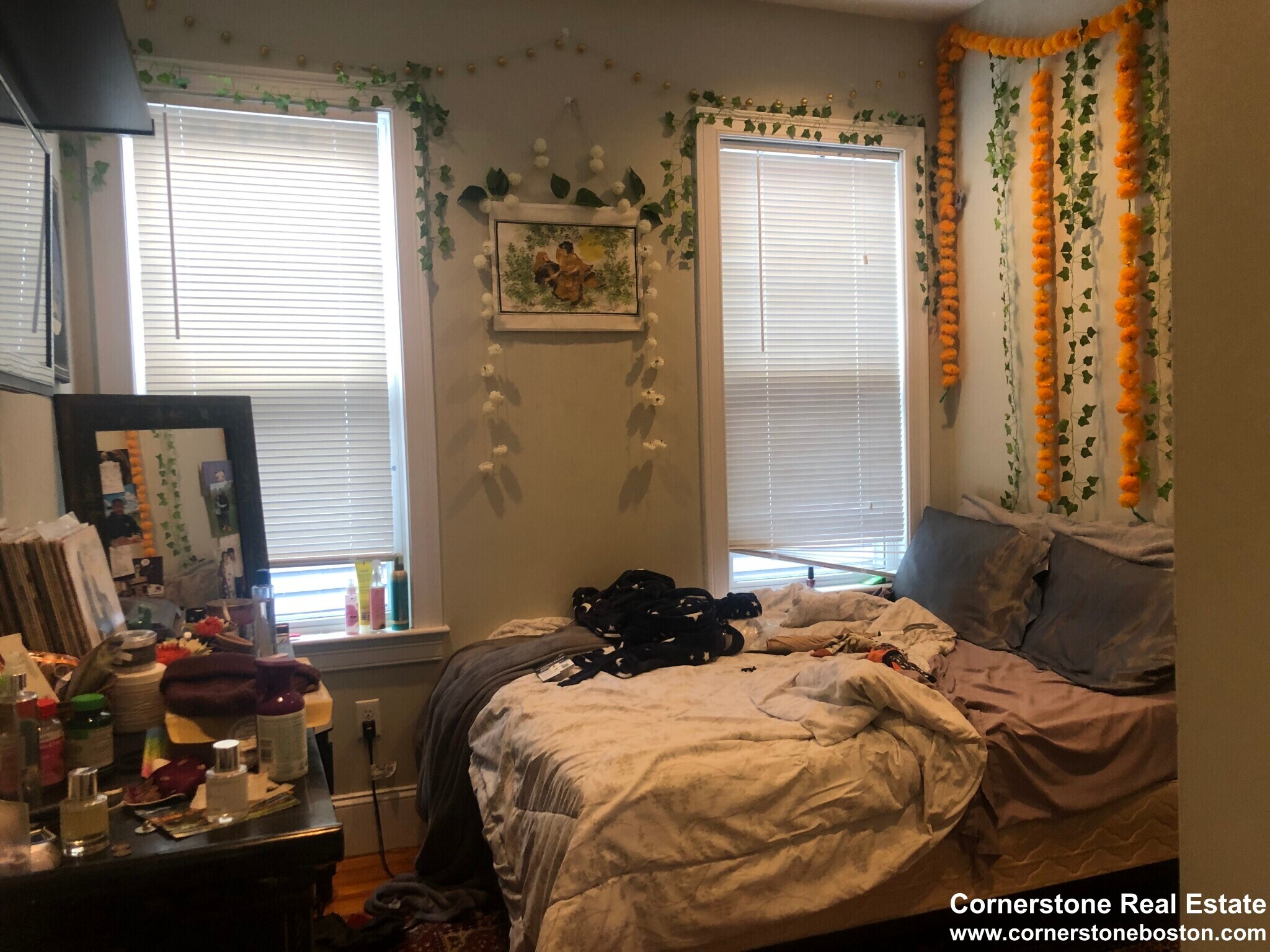 Building Photo - 148 Hillside St