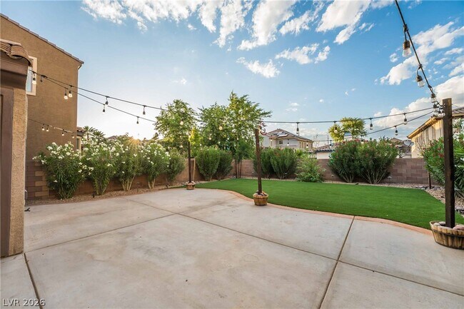 Building Photo - 220 Via Mezza Luna Ct