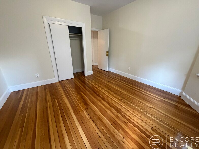 Building Photo - 48 Lancaster Ter