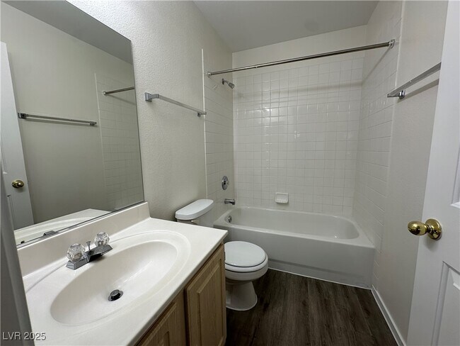 Building Photo - 1634 Coyote Run Dr