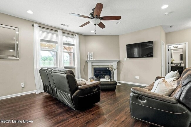 Building Photo - 6918 Beckingham Blvd