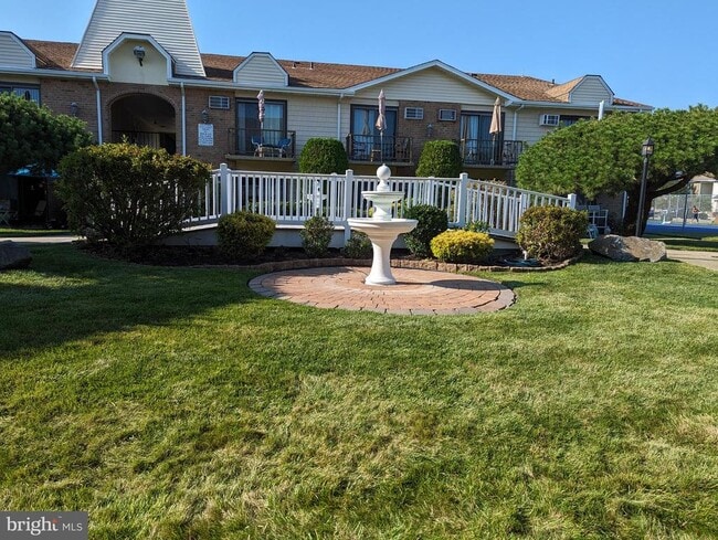 Building Photo - 725 Allen Dr