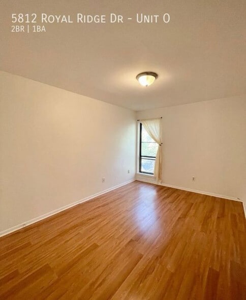 Building Photo - 5812 Royal Ridge Dr