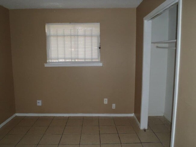 Building Photo - Awesome Duplex For Rent COMING SOON!