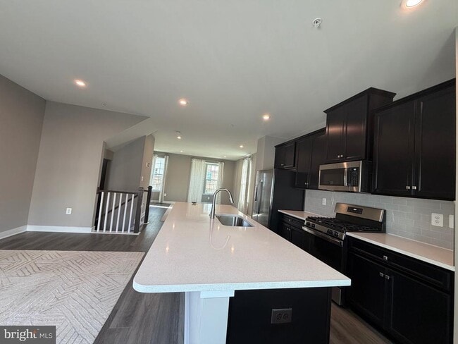 Building Photo - 149 Lawndale Dr