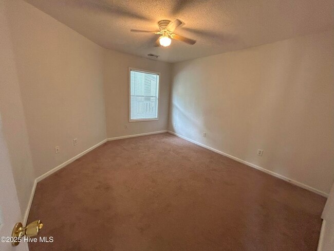 Building Photo - 4140 Breezewood Dr