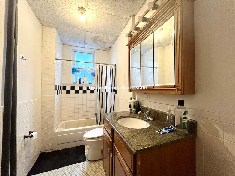 Building Photo - 16 Copenger St