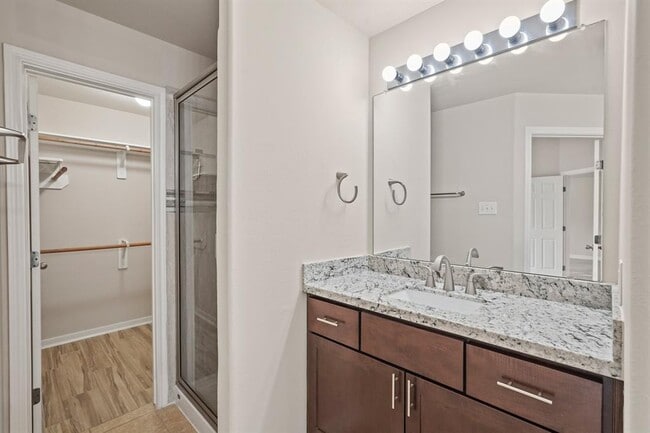 Building Photo - 10918 Barker View Dr