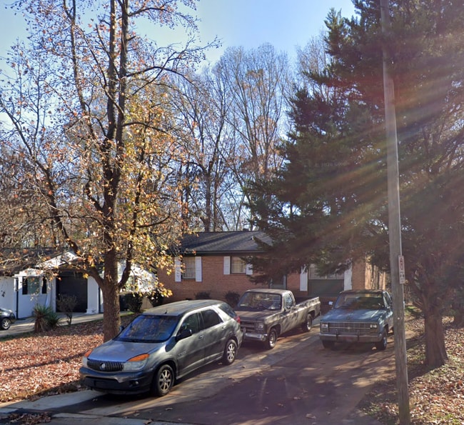 Building Photo - 2321 Longleaf Dr