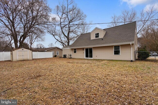 Building Photo - 1006 Stone Ave