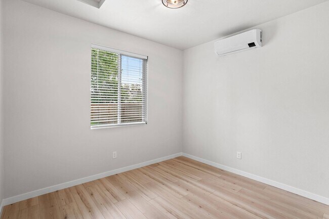 Building Photo - $2,500 - 3 Bed / 2 Bath Brand New Construc...