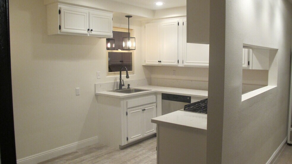 Building Photo - 1108 Tait St