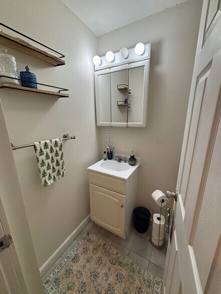 Building Photo - 106 Myrtle St