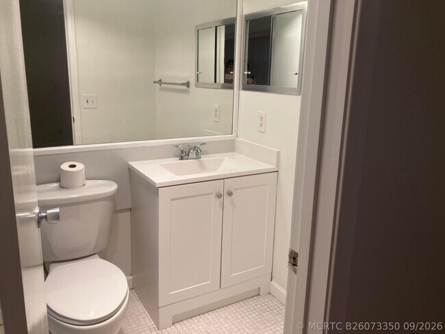 Building Photo - 209 Camden I