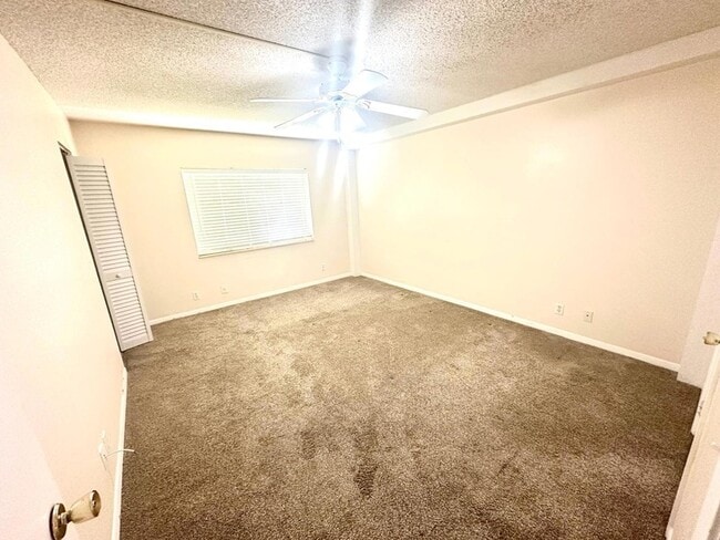 Building Photo - 5773 La Pinata Blvd