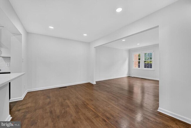 Building Photo - 7426 Hallcrest Dr