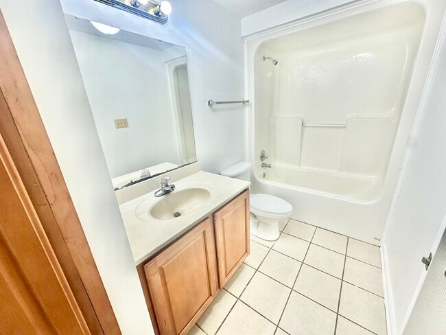 Building Photo - 211 Heritage Blvd