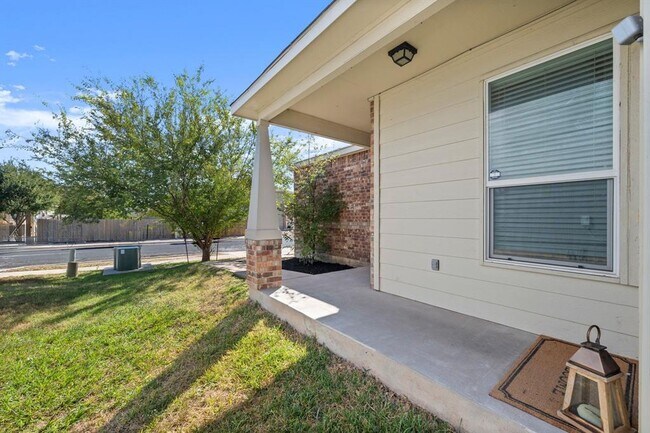 Building Photo - 5704 Levenwood Ln