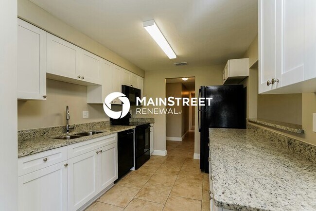 Building Photo - 3 Bedroom Pet-Friendly Home in Cape Coral, FL with Main Street Renewal