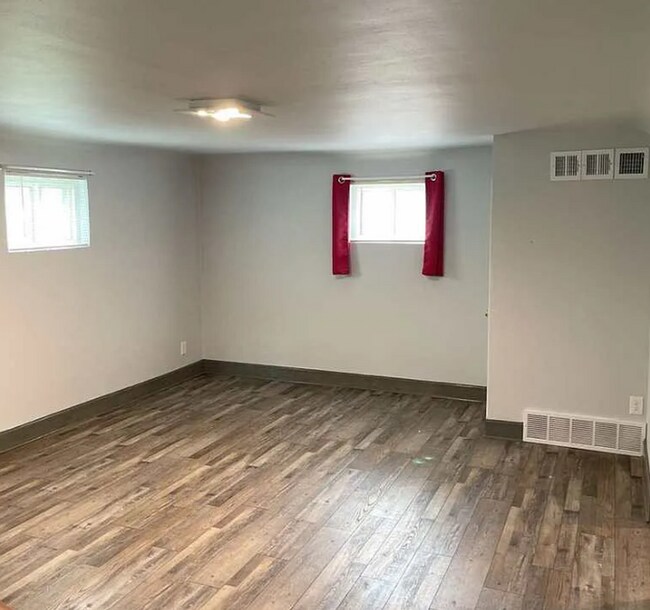 Building Photo - 1017 18th St