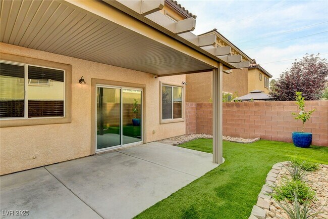 Building Photo - 9768 Plane Tree Ct